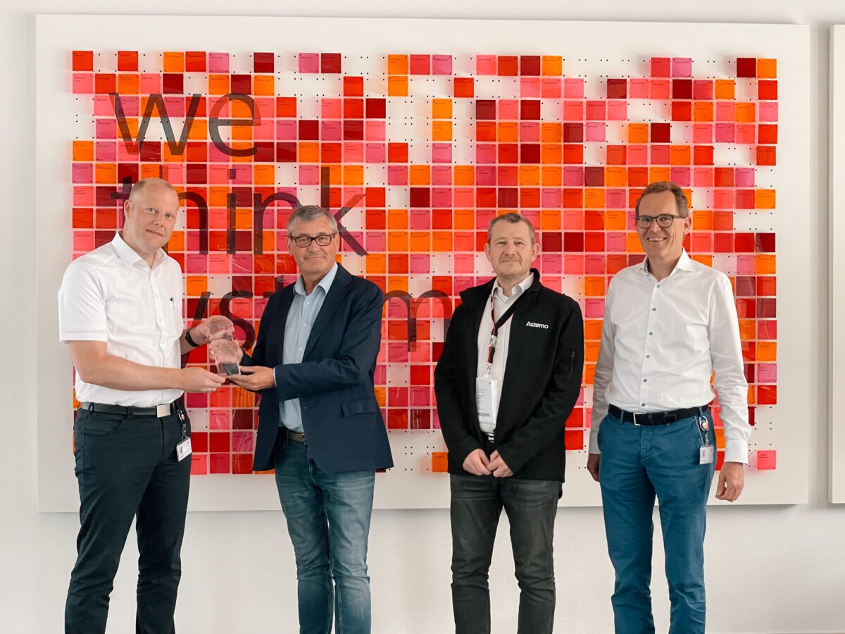 Hitachi Supplier Award I Schwäbische Werkzeugmaschinen GmbH