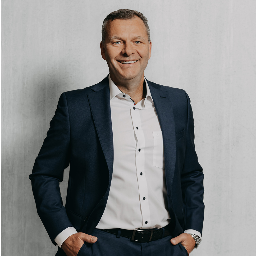 Portraitbild von Geschäftsführer Vertrieb und Marketing Dr. Daniel Rieser