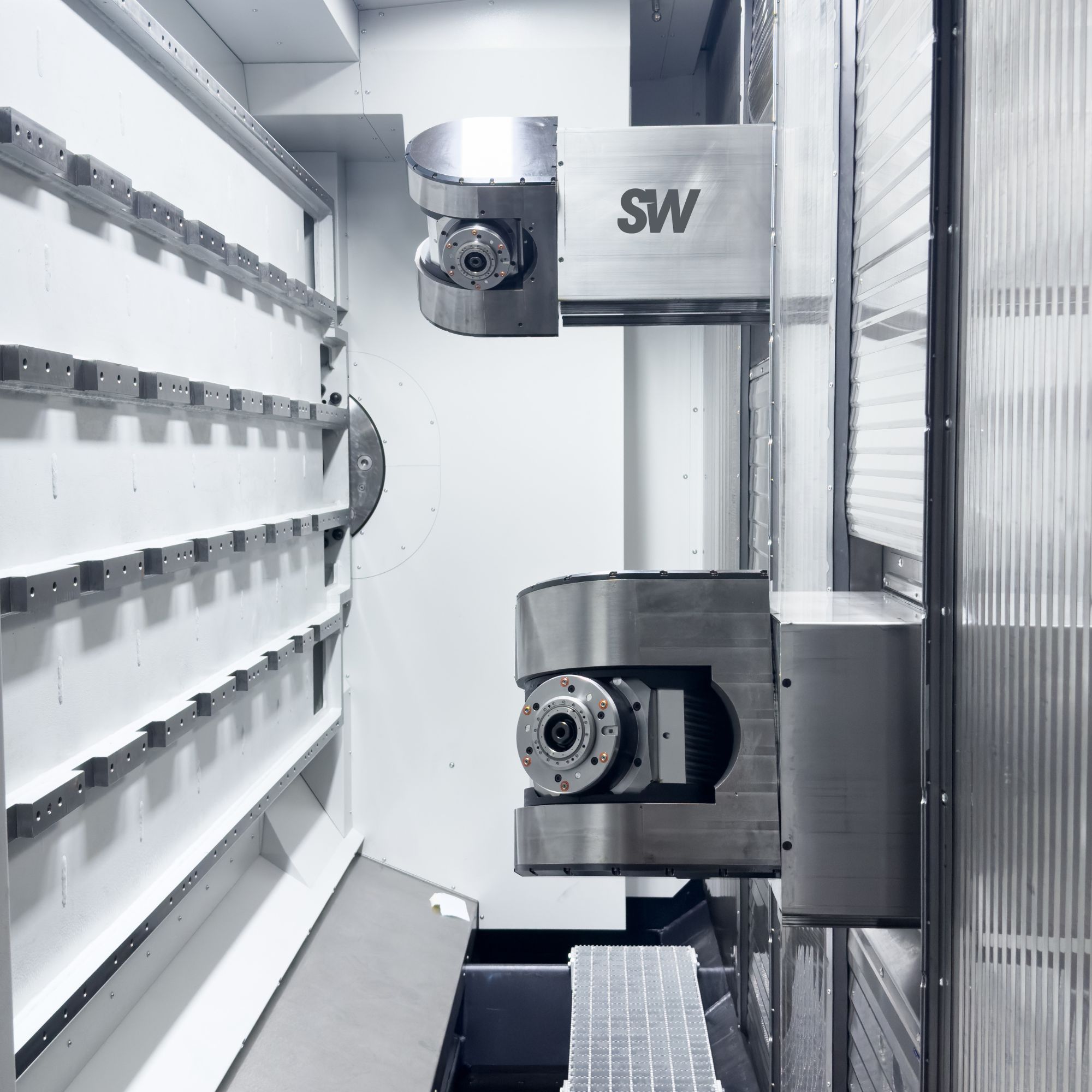 Doppelspindel_Ba space3-22 Der von SW und JANUS Engineering entwickelte Postprozessor ermöglicht präzise Maschinensimulationen, die Kollisionssicherheit bei der Werkstückbearbeitung gewährleisten.