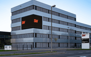 Zu sehen ist das Firmengebäude von SW Schwäbische Werkzeugmaschinen GmbH